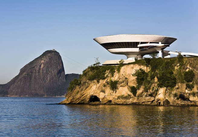 MAC-de-Niterói-por-Oscar-Niemeyer